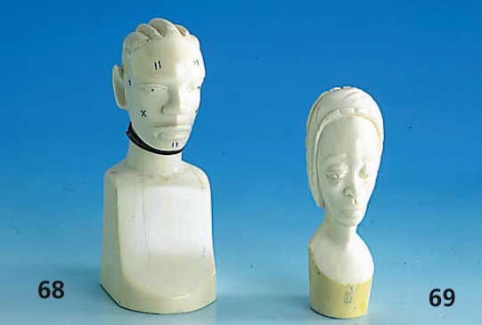 BÜste, Ostafrika, 60er Jahre, Elfenbein, Arbeit von guter Qual., Eingeborenendarstellung, H. ca. 16 cm