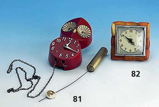 Sogn. Augenwender in Form einer Eule, um 1930/35, Bakelit, Geb.-Spuren, mit Pendel und Gewicht, fkt.-tÜchig, Korpus rot