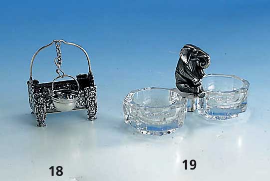 SalzschÄlchen, Kristallglas, mittig mit Elefantendarstellung, Metall, H ca. 7.5 cm