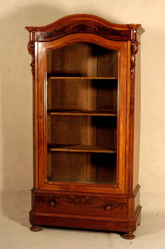 Garderobenschrank, deutsch, um 1860, Louis -Philippe, Korpus Weichholz, Mahagonifurnier, abgeschrÄgte Ecken, in Veluten auslaufend, gebogener ...