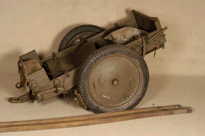 Munitionskarre, Schweiz, um 1922, signiert Maschinenfabrik Burckhard, Basel, ausgerÜstet mit Axt, sehr gut geeignet als DekorationssstÜck, ...
