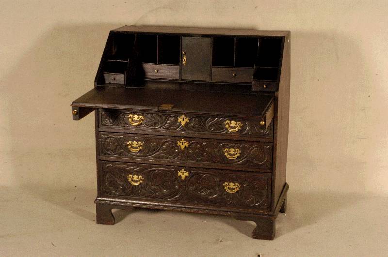 SchrÄgklappensekretÄr, England, um 1810, Korpus Eiche massiv 3 Schubladen, Inneneinrichtung mit vielen kleinen Schubladen außen reich ...