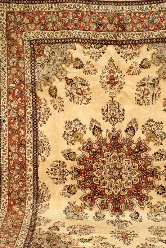 Yazd, Persien, ca. 30 Jahre, Wolle auf Baumwolle, ca. 411 x 290 cm, Schätzwert: 3800.- EURO, EHZ: 3, Reinigungsbedürftig