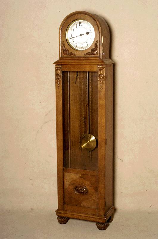 Standuhr, deutsch, um 1910, Korpus Weichholz , Eiche massiv, Eichefurnier, Barockstil, aufgesetzte Schnitzereien, Veluten und AkanthusblÄtter, ...