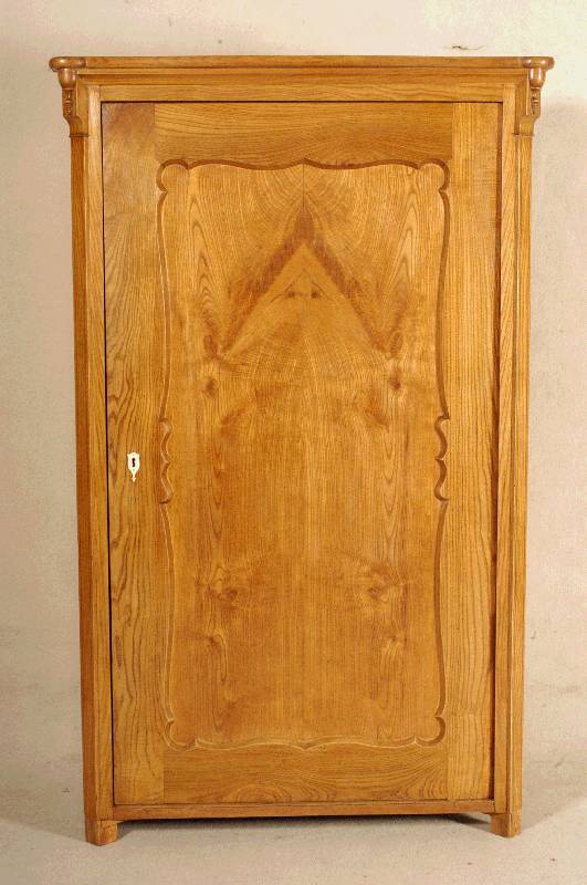 Schrank, deutsch, um 1850, Esche, eintÜrig, Alters- und GebrauchsschÄden, TÜr verzogen, ca. 167x101x49 cm