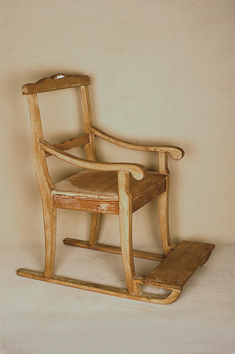 Schlitten, deutsch, um 1920, Weichholz/ Buche, sammelwÜrdig, ca. 72 x 37.5 x 64.5 cm, Sh. 35 cm, St. 32.5 cm