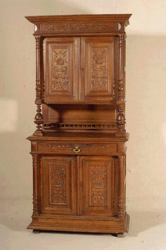 Aufsatzschrank, Belgien, um 1880/90, Front und Seiten auf Rahmen gearbeitet, Eiche massiv , Front Schnitzereien aus dem Vollholz, nach ...