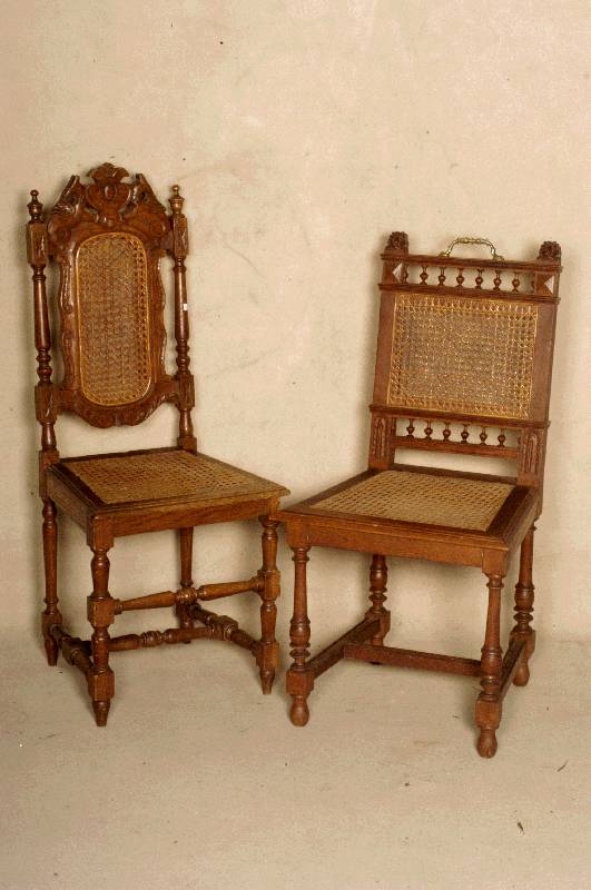 4 SpeisezimmerstÜhle, Frankreich, um 1900, klassizistischer Stil, gedrechselte Stuhlbeine versprosst, Rohrgeflecht teilweise beschÄdigt, ...