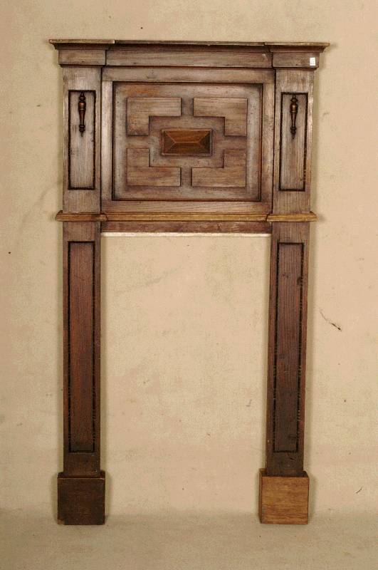 Kleine Kaminumrandung, wohl deutsch, um 1920, Rautenmuster, Buchenholz, dunkel gebeizt, kleine Teile in neuem Holz ergÄnzt, Perlleistendekor, ca. ...