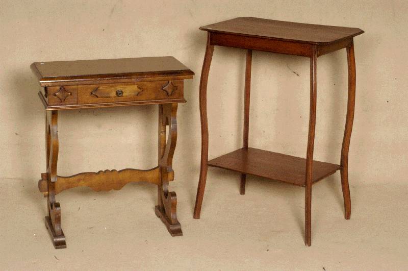 kleines Konsoltischchen, StilmÖbel, Italien, Olivenholz massiv und teils furniert, geschwungener Unterbau, ein Schubfach, ca. 68x 59x28 cm, ...