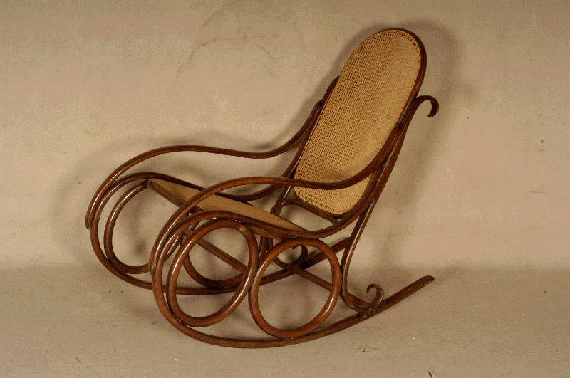 Schaukelstuhl, Österreich, um 1895/1905, Thonet, Bugholz, teilrestauriert, Geflecht erneuert, OberflÄchenschÄden, original Klebezettel, in der ...