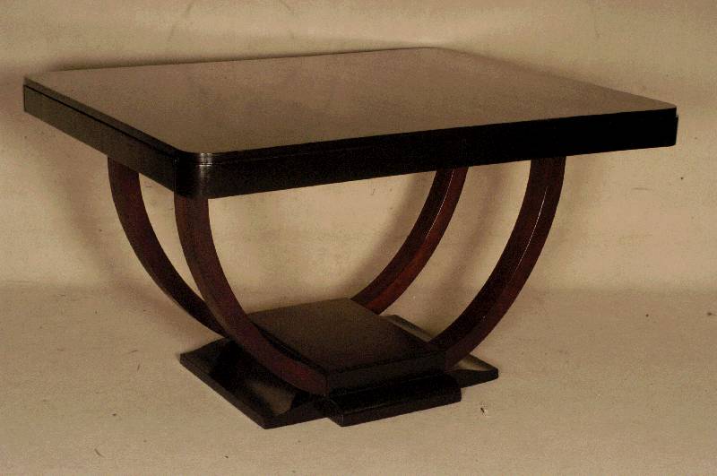ArtDeco-Konferenztisch, Frankreich, um 1920, ausziehbar, Riopalisander, teils massiv, teils gespiegelt furniert, partiell schwarz abgesetzt, elegant ...