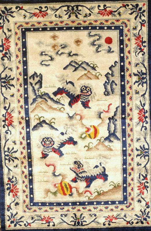 China Seide, China, ca. 40 Jahre, reine Naturseide, ca. 185 x 125 cm, Schätzwert: 1300.- EURO, EHZ: 2