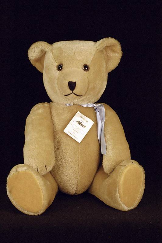 Großer Schuco-BÄr, ca. 80er Jahre, blonder Mohair, limitierte Auflage von 333 StÜck, hier No. 150, mit Zertifikat und Ziehstimme, sehr guter ...