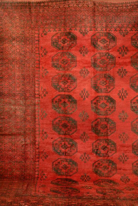 Dolatabad, Afghanistan, ca. 60 Jahre, Wolle auf Wolle, ca. 358 x 320 cm, SchÄtzwert: 2400.- EURO, EHZ: 3, gehalten in ein schÖnes u nd klares rot.