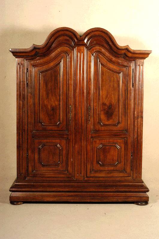 Barockstilschrank, wohl Italien, um 1960, Korpus Weichholz, RÜckwand Sperrholz, nußbaumfarbig, Nußbaumfurnier, KugelfÜße, sehr schÖne ...