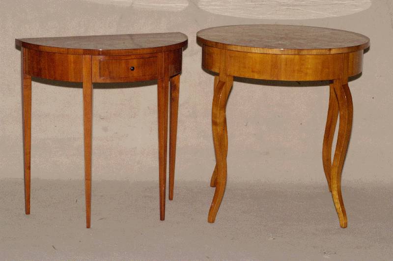 Tisch, im Biedermeierstil, Korpus Weichholz, Kirschbaumfurnier in Sternform, 4 schÖne elegante eckige Beine, praktisches MÖbel, vielfach ...
