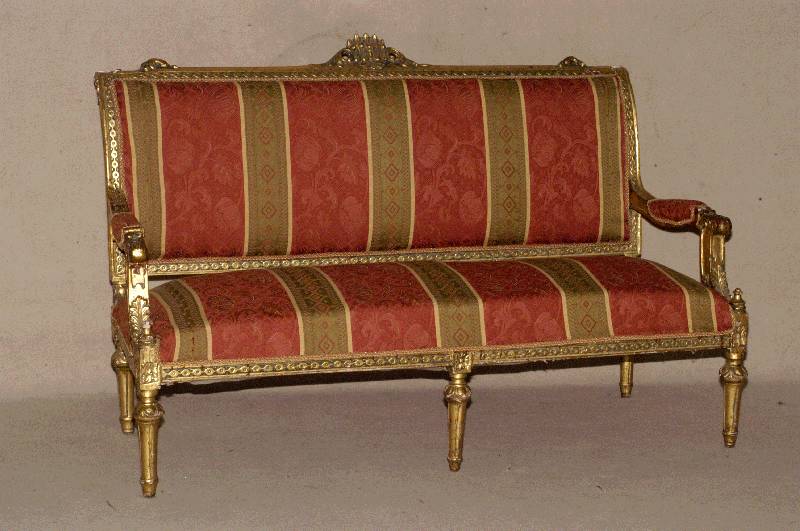 Sofa, Italien, 60er/70er Jahre, Buche massiv , goldbarben gefaßt, Bezug und Polsterung sekundÄr, stÄrkere Gebrauchsspren, Rahmen beschÄdigt, ...