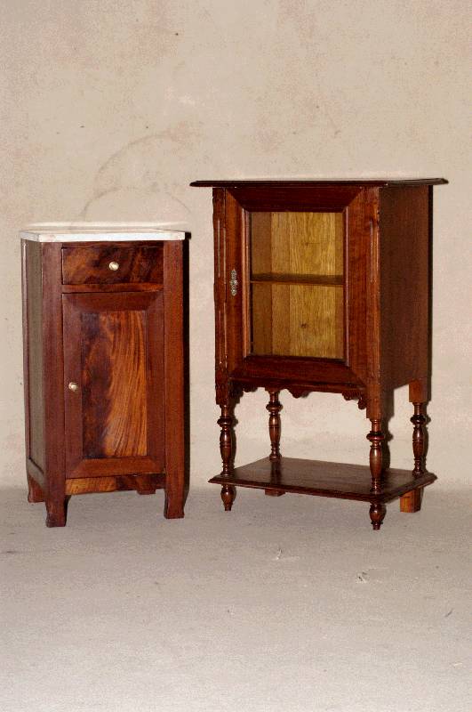 NachtschrÄnkchen, deutsch, 1900, Korpus Eiche massiv, Mahagonifurnier, kleine TÜr und Schubalde, mit original BeschlÄgen, Marmorplatte, ...
