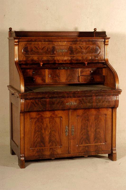 RollsekretÄr, deutsch, um 1870, Korpus Weichholz, Mahagonifurnier gespiegelt, Oberteil mit Schublade, abklappbar, als Stehpult nutzbar, mit ...