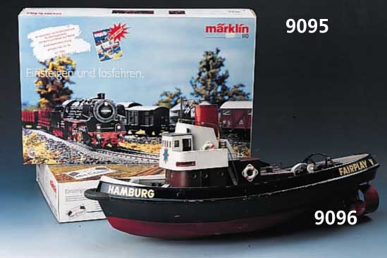 Modellschiff eines Hamburger Schleppers, 50/60er Jahre, Glasfaser, Elektromotor, Fu. nicht geprÜft, Alterssp., L. ca. 76 cm, H. ca. 32 cm
