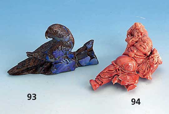 Korallenskulptur: liegender Dickbauchbuddha mit FÄcher, qualitÄtvolle Arbeit, min. best., ca. 250 g, L. ca. 13 cm