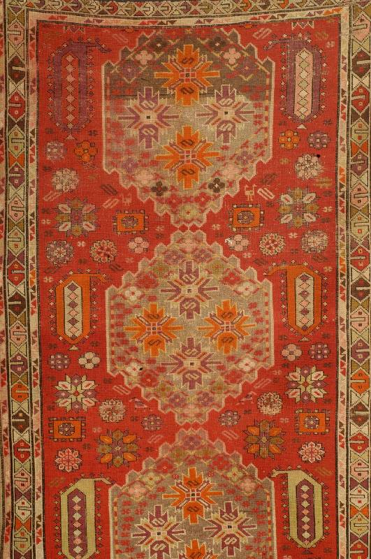 Kazak, Russland, um 1900, Wolle auf Wolle, ca. 194 x 117 cm, Schätzwert: 1200.- EURO, EHZ: 4