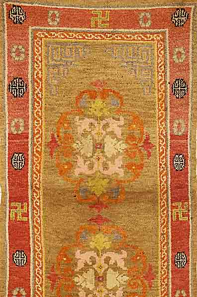 Tibet Meditations Teppich, um 1950, Wolle auf Baumwolle, ca. 175 x 88 cm, Schätzwert: 950.- EURO, EHZ: 2