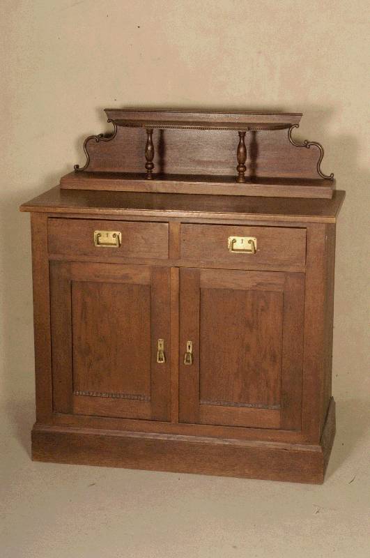 Aufsatzkommmode, deutsch, um 1906/08, Korpus Weichholz, Eiche massiv, Front auf Rahmen gearbeitet, ausgesuchtes Kernholz, sparsame ...