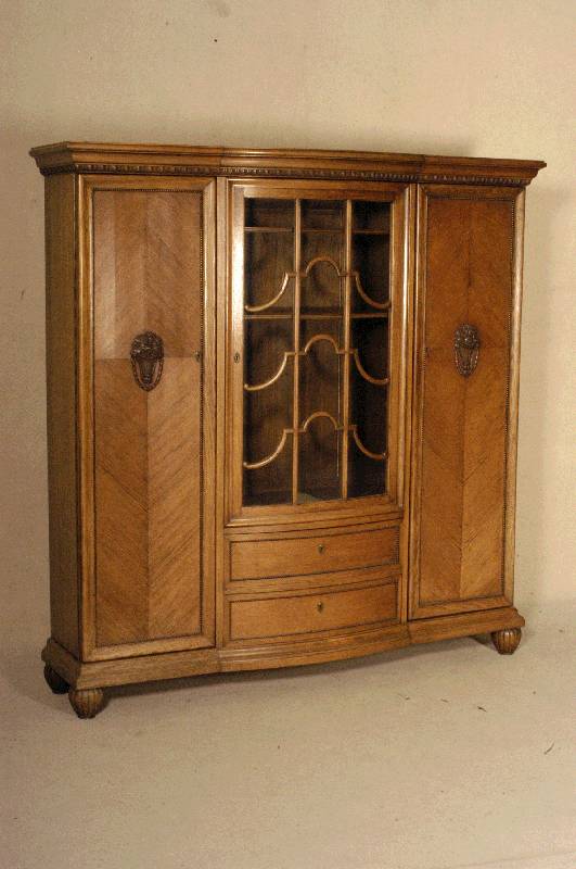 BÜcher- bzw. Vielzweckschrank, deutsch, um 1908, Korpus Weichholz/Hartholz, komplett auf Rahmen gearbeitet, Eiche massiv, Eichefurnier, ...