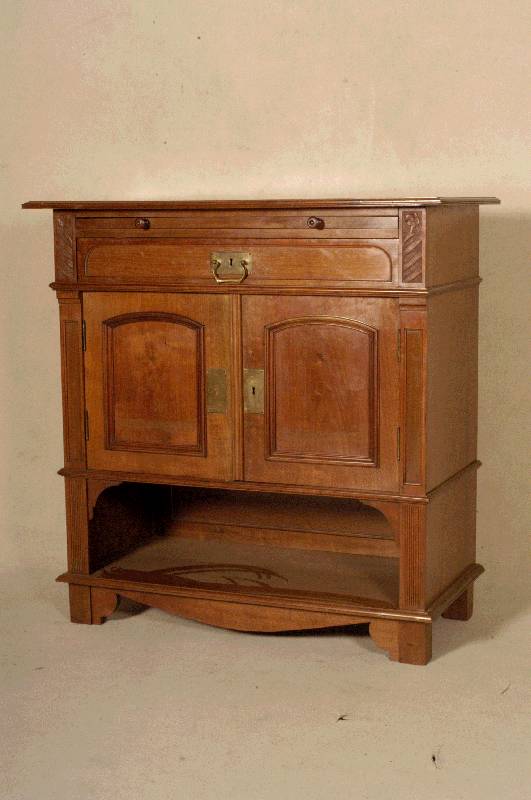 Schrank, deutsch, um 1900/05, Jugendstil, mit wenigen klassizistischen Elementen, ursprÜnglich mit Aufsatz, dieser fehlt, Korpus Weichholz, ...