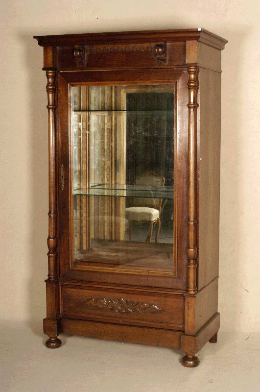 Vitrine, deutsch, um 1880/90, GrÜnderzeit, ehemaliger WÄscheschrank, Korpus Weichholz, Front auf Rahmen gearbeitet, Lisenen mit 3/4-SÄulen, ...