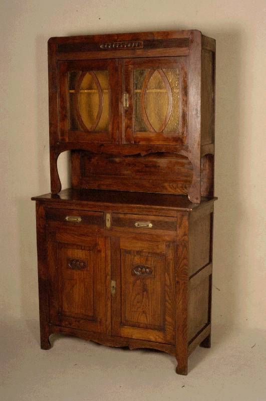 Buffetschrank, deutsch, um 1920, Jugendstil, Eiche massiv und Weichholz, Oberteil zweitÜriges Vitrinenteil mit geschwungener Versprossung, leichte ...