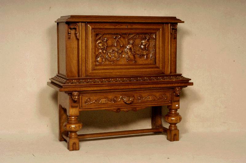 Kleiner Barschrank, deutsch, um 1960/70, Eiche massiv, Eichefurnier, eintÜriges Barfach, mit geschnitzter Szenerie (Wirtshausgelage), ...
