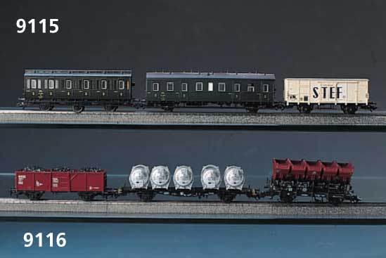 2 Wagen-Sets, MÄrklin, Spur HO, 2. HÄlfte 20. Jh., 50 Jahre CFL, 4 Nebenbahnpersonenwagen; GÜterwagen-Set "SNCF um 1955", ...