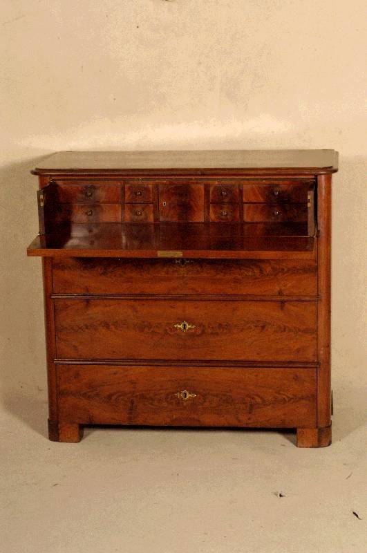 Kommode, deutsch, um 1840/50, SpÄtbiedermeier, Korpus Weichholz, Mahgonifurnier gespiegelt, 4 Schubladen, obere Schublade abklappbar als ...