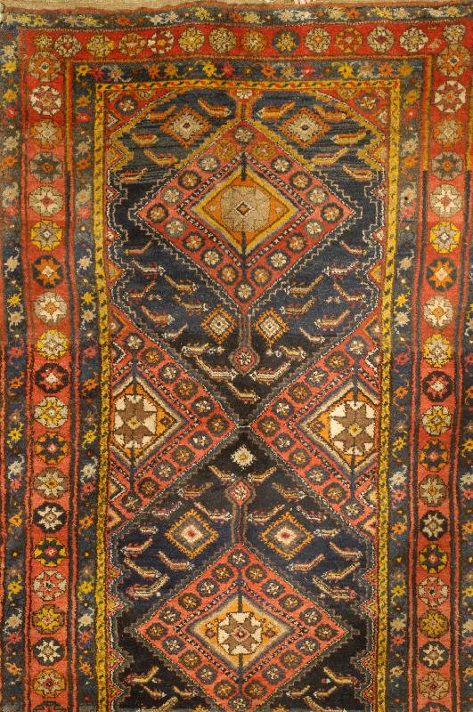 Kurdestan, Persien, um 1920, Wolle auf Baumwolle, ca. 354 x 145 cm, SchÄtzwert: 2200- EURO, EHZ: 2-3