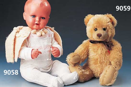 Celluloidpuppe, deutsch, 1959-62, Sabine, offener Mund, blaue Schlafaugen, diese ergÄnzt, Mechanismus defekt, Originalkleidung, am rechten Fuss ...