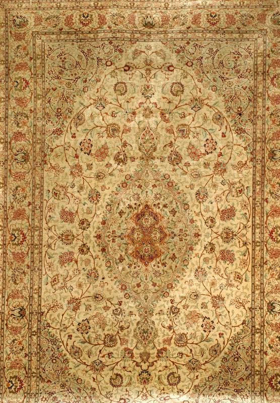 Ghom Seide, Persien, ca. 10 Jahre, reine Naturseide, ca. 304 x 200 cm, SchÄtzwert: 14000.- EURO, ca. 1,0 Mio. Kn/qm, EHZ: 2