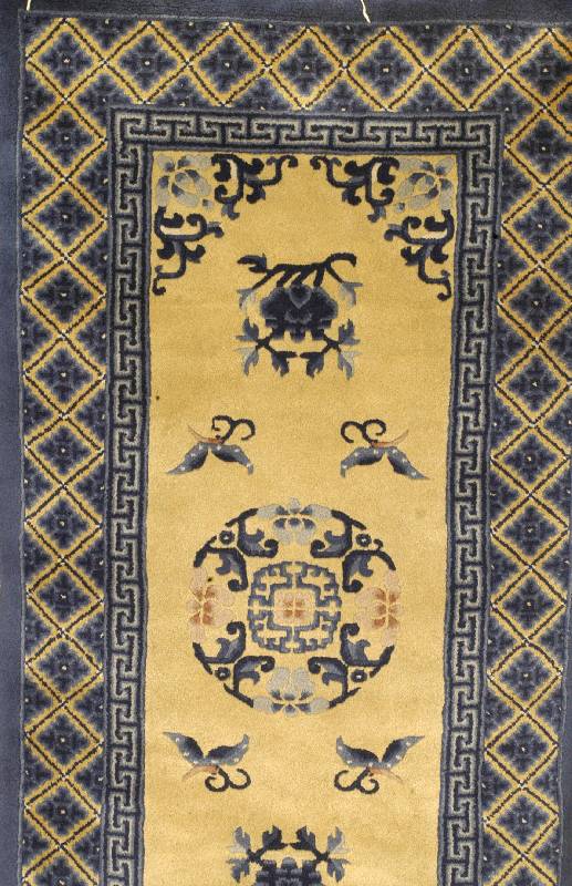 China, ca. 40 Jahre, Wolle auf Baumwolle, ca. 139 x 71 cm, SchÄtzwert: 780.- EURO, EHZ: