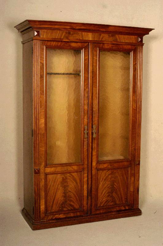 Vielzweck- bzw. WÄscheschrank, deutsch, um 1890, spÄtes GrÜnderzeitmÖbel, Korpus Weichholz/Eiche, innen und außen gleichermaßen hervorragend ...