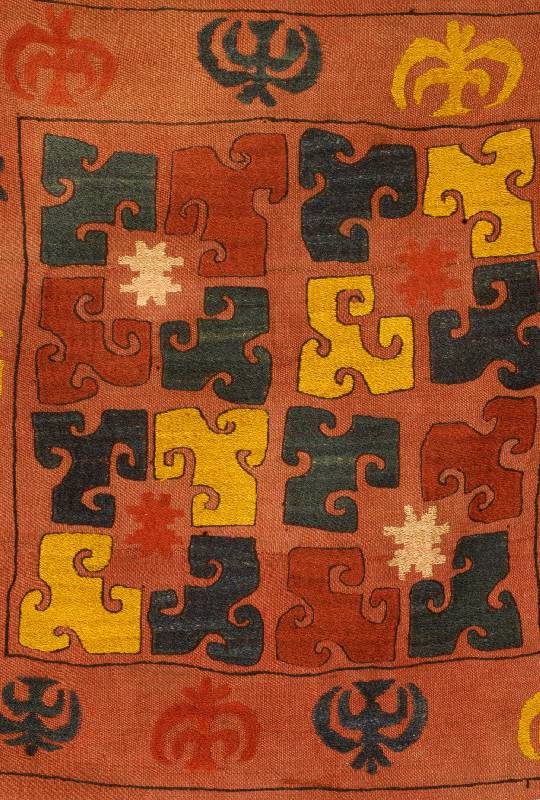 Kirgisen,Taschenfront,Kelim, mit Flachstich-Seiden, Stickerei,Antik, Drei-bahnig, ca. 72 x 72 cm, SchÄtzwert: 800.- EURO, EHZ: 2