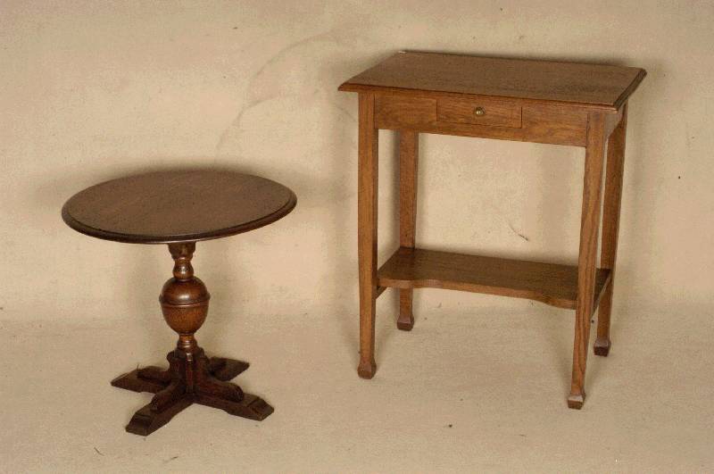 NÄhtisch, deutsch, um 1910, strenger Jugendstil, Eiche massiv, eckige Beine, mit Zwischenablage, 1 Schublade, Gebrauchsspuren, ca. 76x65x45 cm