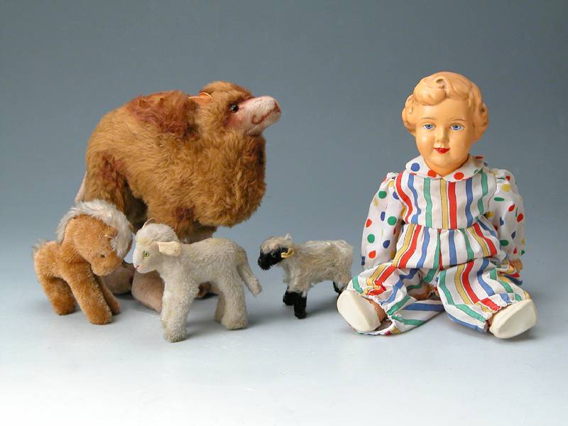 Celluloidpuppe, ungemarkt, England oder Fankreich, 40er Jahre, Charakter, Steifgelenke, Kurbelkopf, Nase min. rest., Kleidung 60er Jahre, ...