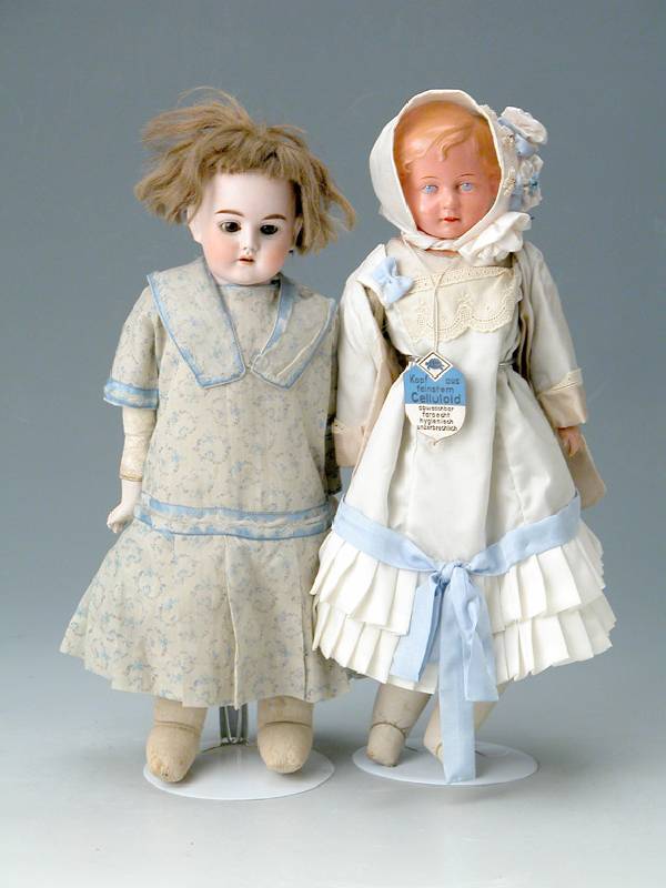 Porzellankopfpuppe, Johannes Franz, um 1890/1900, Brustplattenkopf, braune Schlafaugen, offener Mund, 4 ZÄhne, 1 Zahn min. besch., feine ...