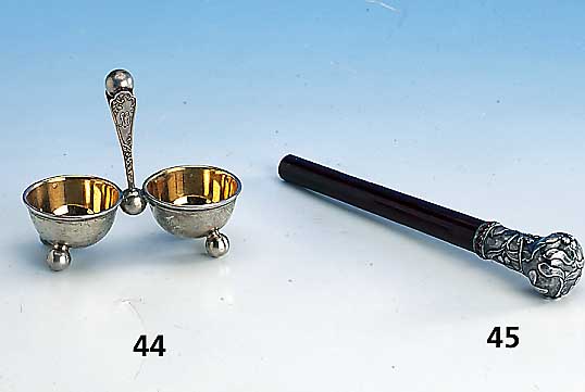 Schirmgriff/Flanierstockgriff deutsch um 1900, Silber gepr., erhabener Mistelzweigdekor, asymmetr. angeordnet, zimtrotes Mahagoni, umlaufender ...