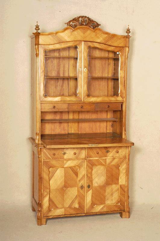 AufsatzsekretÄr, deutsch, um 1860, Korpus Weichholz, Kirschbaumfurnier, z.T. gespiegelt, sogenannte BrezelfÜllungen, Kopf geschwungen, ...