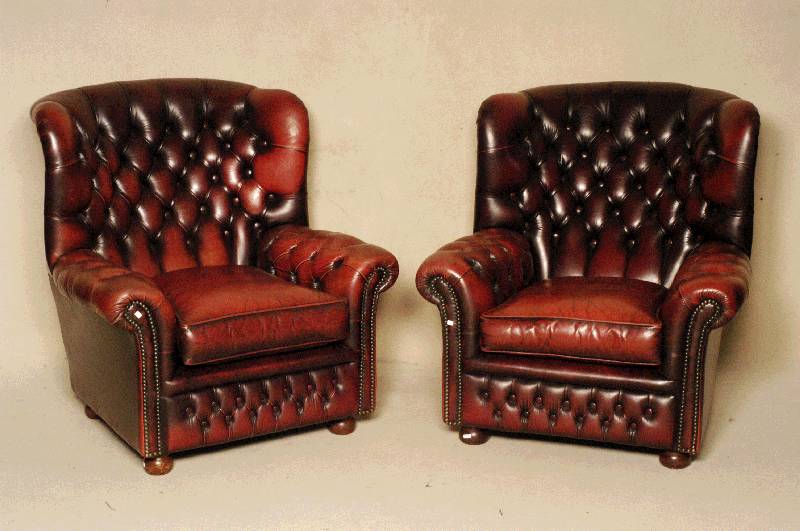 Sessel, wohl England, sogenannter Wingchair, hochlehnig, lose Kissen, RÜcken und Seiten genoppt und geheftet, rotbraunes Leder von guter ...