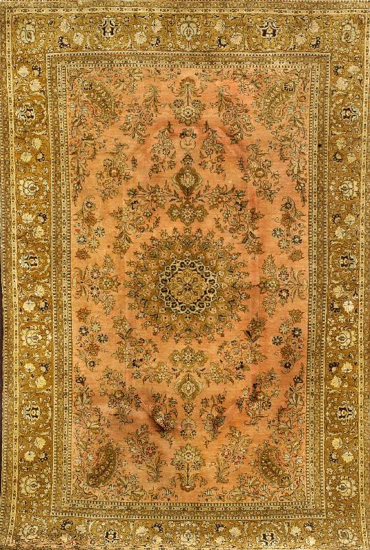 Ghom Seide, Persien, ca. 60 Jahre, reine Naturseide, ca. 215 x 139 cm, SchÄtzwert: 4500.- EURO, EHZ: 2, Tischabdruck in der Mitte.