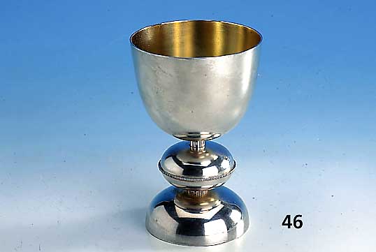Meßkelch, 835er Silber, deutsch, 50er Jahre, Innenvergoldung, schwere massive Ausf., H ca. 13 cm, ca. 260 g, mit Orig.-Etui